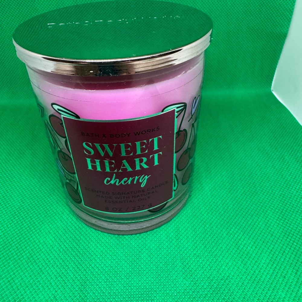 Bath & Body Works Sweet Heart Cherry Candle - Pink Single Wick New